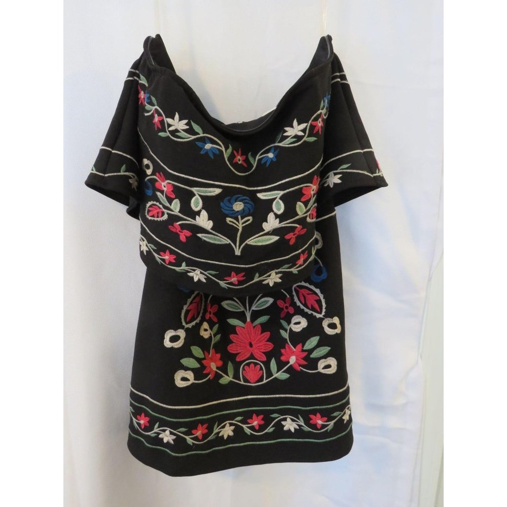 L’Atiste By Amy  Strapless BLOUSE Large Floral Emb